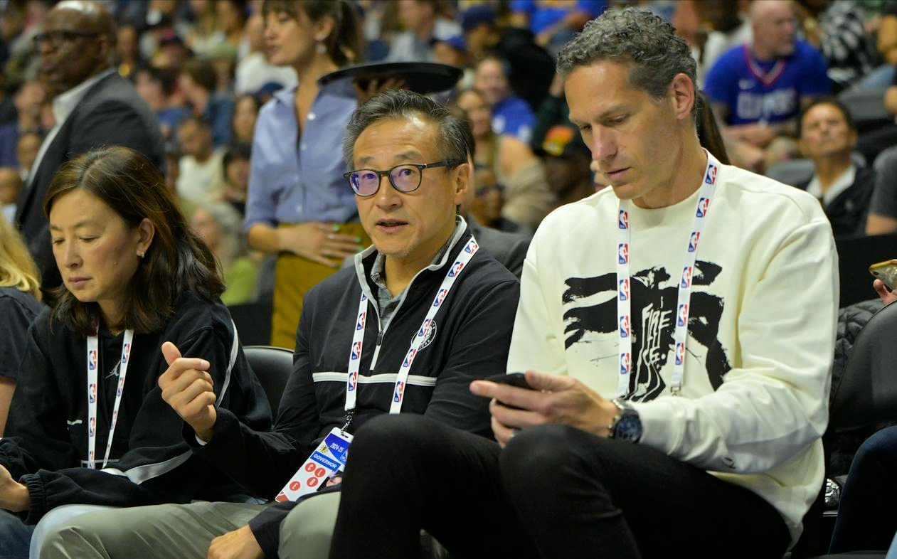 MK体育APP-蔡老板的球队有多抽象？赢了比赛输了未来，连续两季倒在最后一刻